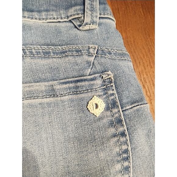 Democracy Ab Solution Mid Rise Vintage Blue Denim 7" Inseam Shorts Size 4 Small - Picture 4 of 5